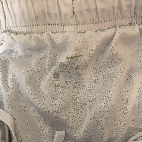 Nike Dri-Fit Blue and White Lined Running Shorts. Womens Size Medium - Picture 5 of 5
